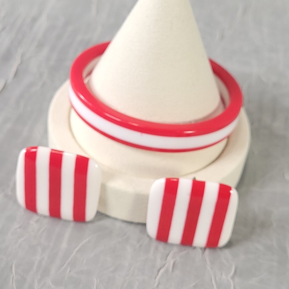 Vintage Lucite Bangle Earring Set Red White Candy Stripe Retro Mod 60s MCM